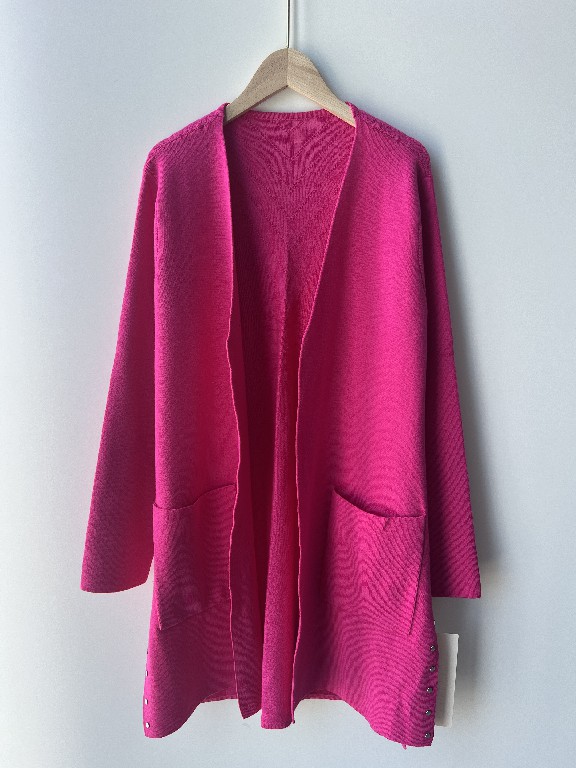 子供用の漫画のクマの長袖ウールセーターカーディガンの品質は良いですか？どのウールのセーター生地が良いですか?